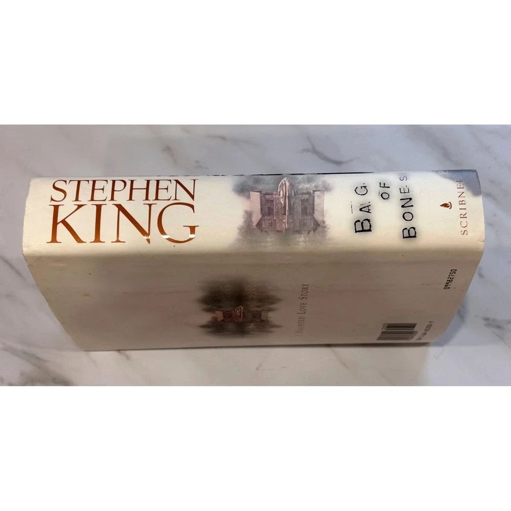 Stephen King Bag of Bones Novel Hardcover White 1st Edition Horror Fiction